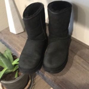 UGG Classic short boot